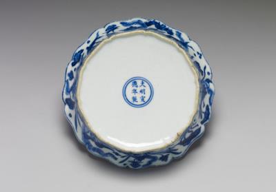 图片[3]-Floral-rimmed Washer with Lotus Pond Design in Underglaze Blue, Xuande reign (1426-1435), Ming dynasty-China Archive